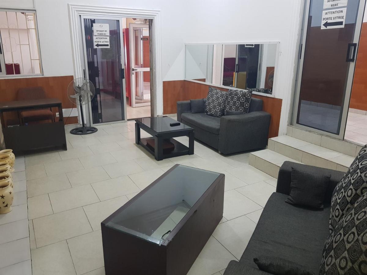 Residences Touristhotel Абиджан Екстериор снимка